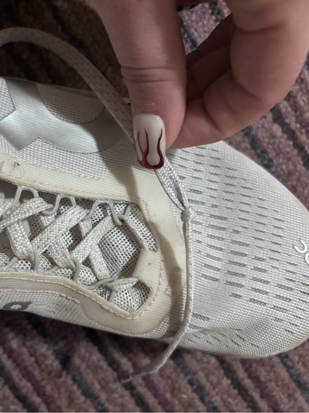 On Cloud Running Shoes - Picture 6 of 9